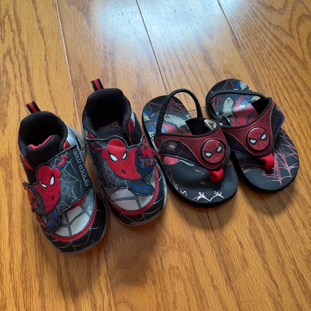 Lot of 2 boys light up Marvel Kids Spider-Man Red Sneakers and Sandals Set 7